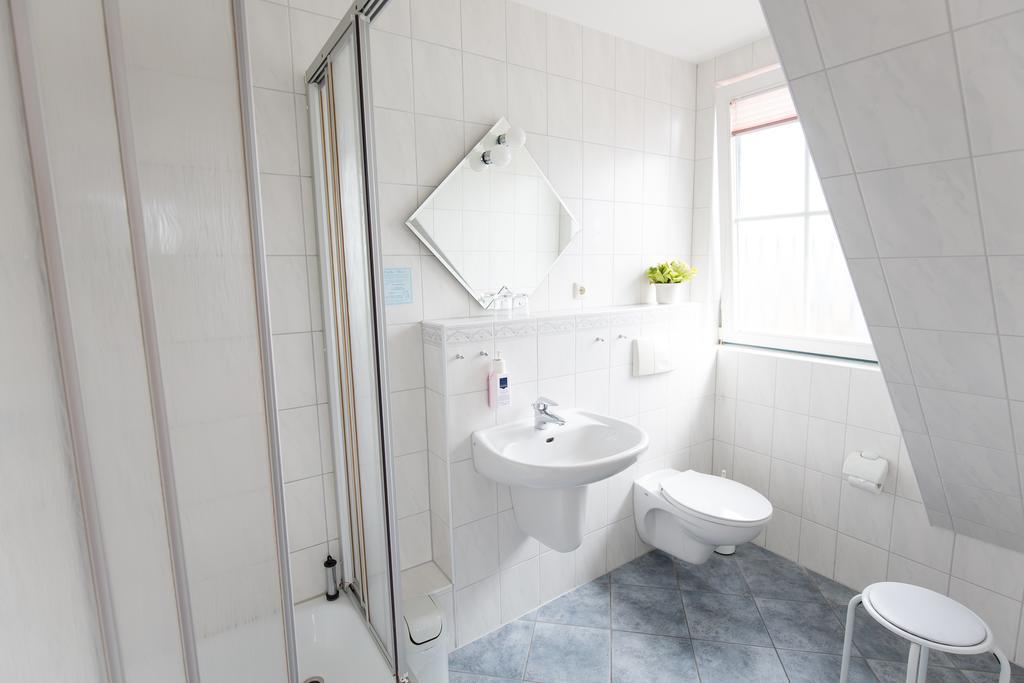 Hotel Garni Am Deich Zingst Phòng bức ảnh